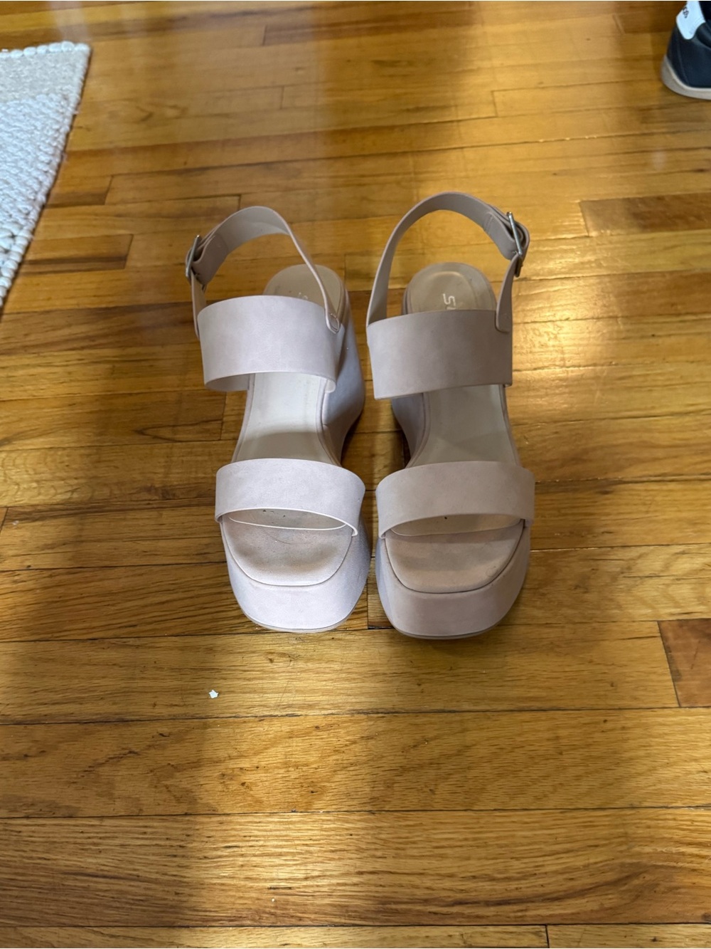 Soda Women’s Open-Toe Platform Sandals in Light Pink
